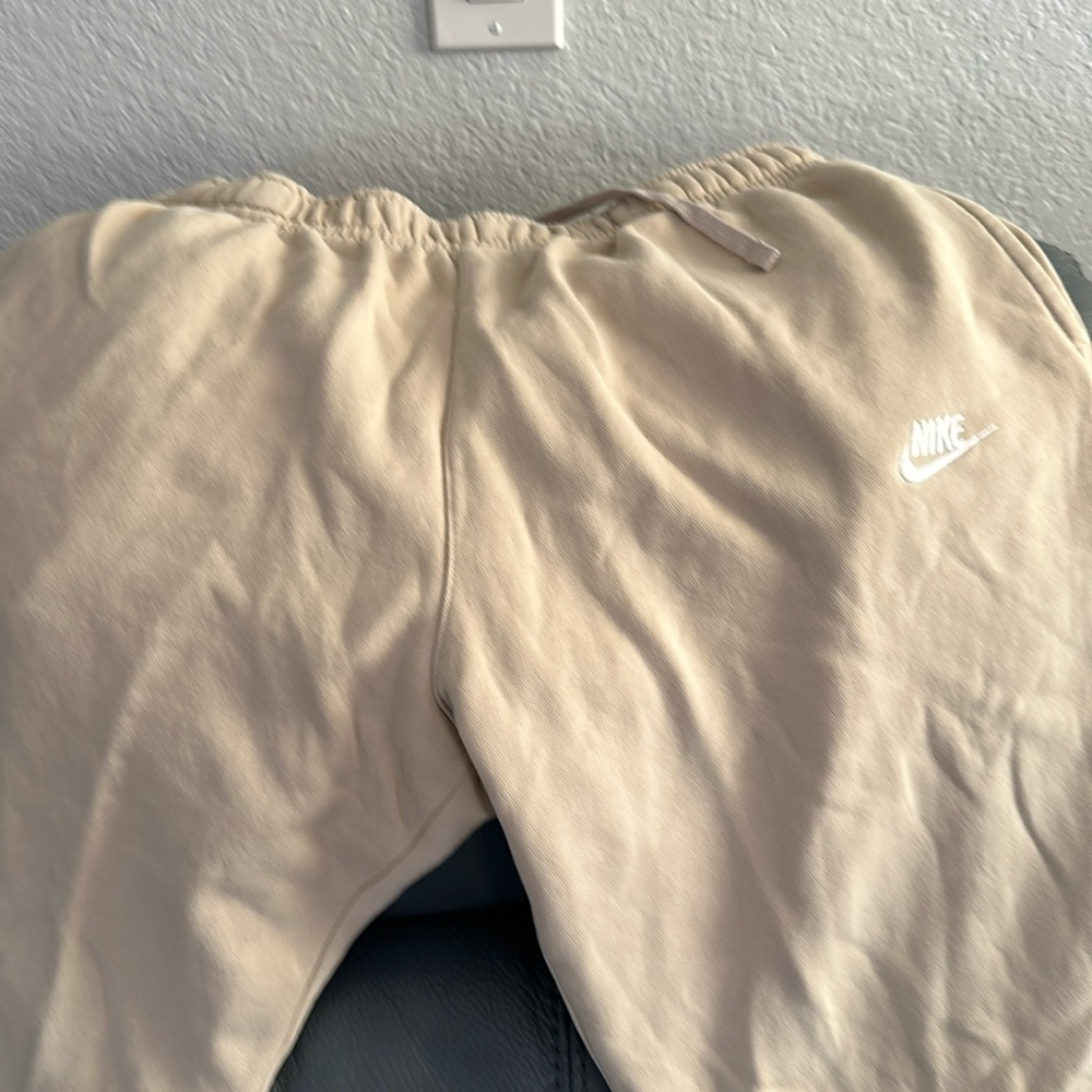 NIKE Sweats tan with  pockets draw string